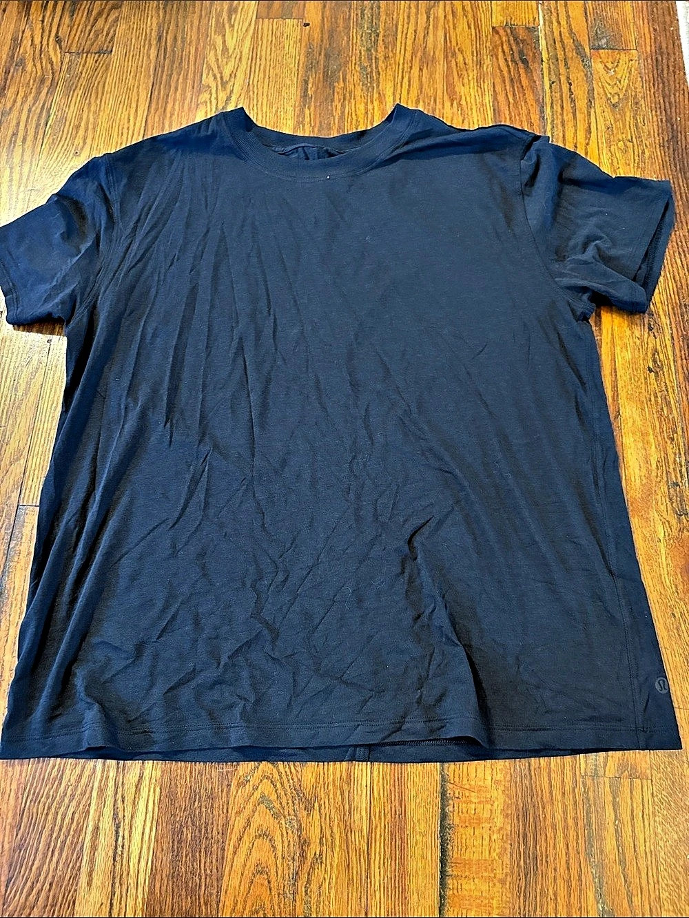🎉EUC! Lululemon Back in Action Short Sleeve Shirt Black!
